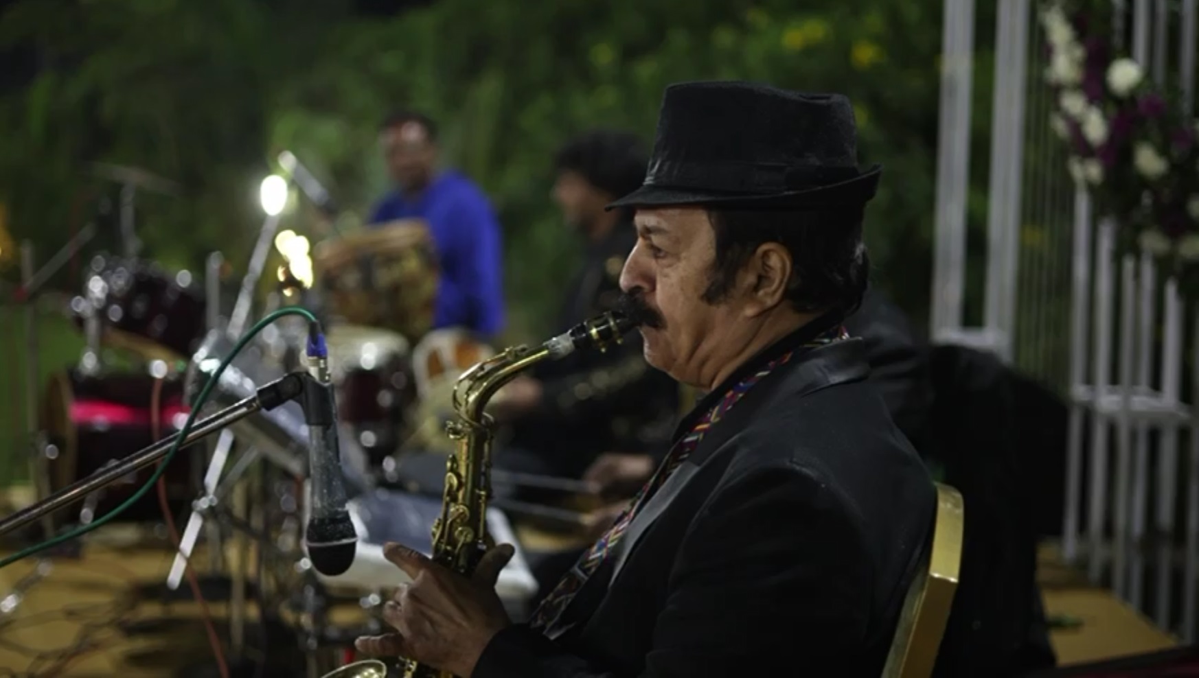 BRING MUSIC TO LIFE.